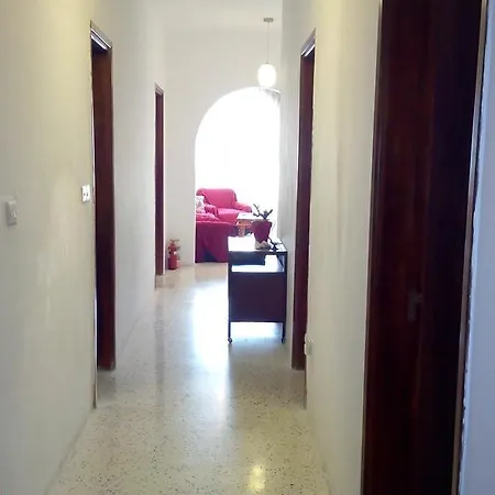 Apartment Armand Court, Flat 6 *