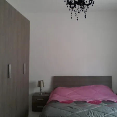Apartment Armand Court, Flat 6